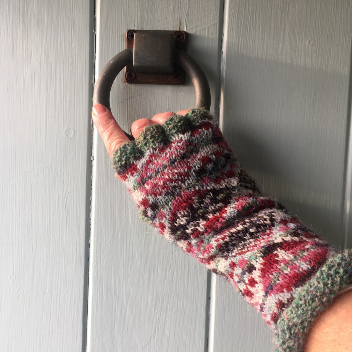 Levenwick Beach online Knit along – Smola&nbsp;Gloves